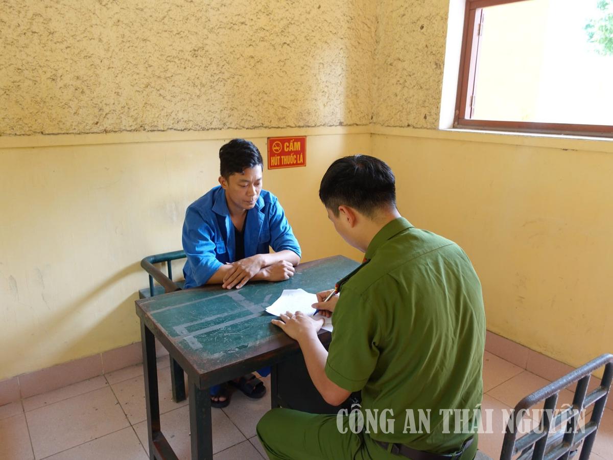 Công an thu 7 xe ô tô, bắt người thuê xe Phạm Văn Tuấn SN 1988