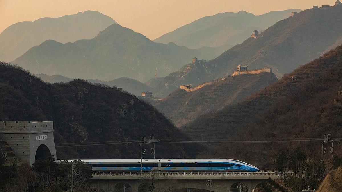 Không hổ danh là Trung Quốc: Tàu chạy với tốc độ "xé gió" 350km/h, công nghệ phanh cũng phải ở tầm cao
