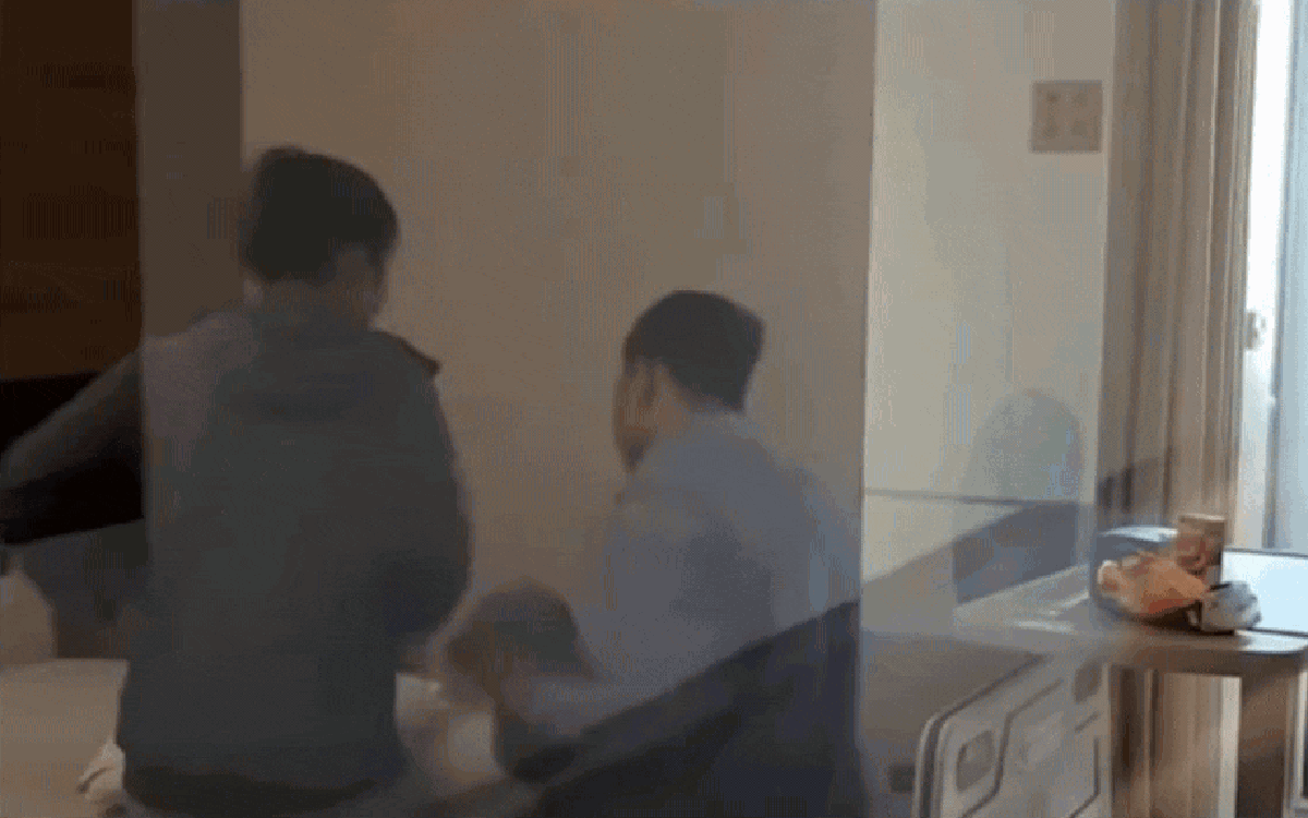 Cuộc cãi nhau hút triệu view MXH: Hóa ra đau lòng nhất trong hôn nhân là cả 2 đều "đòi" hy sinh