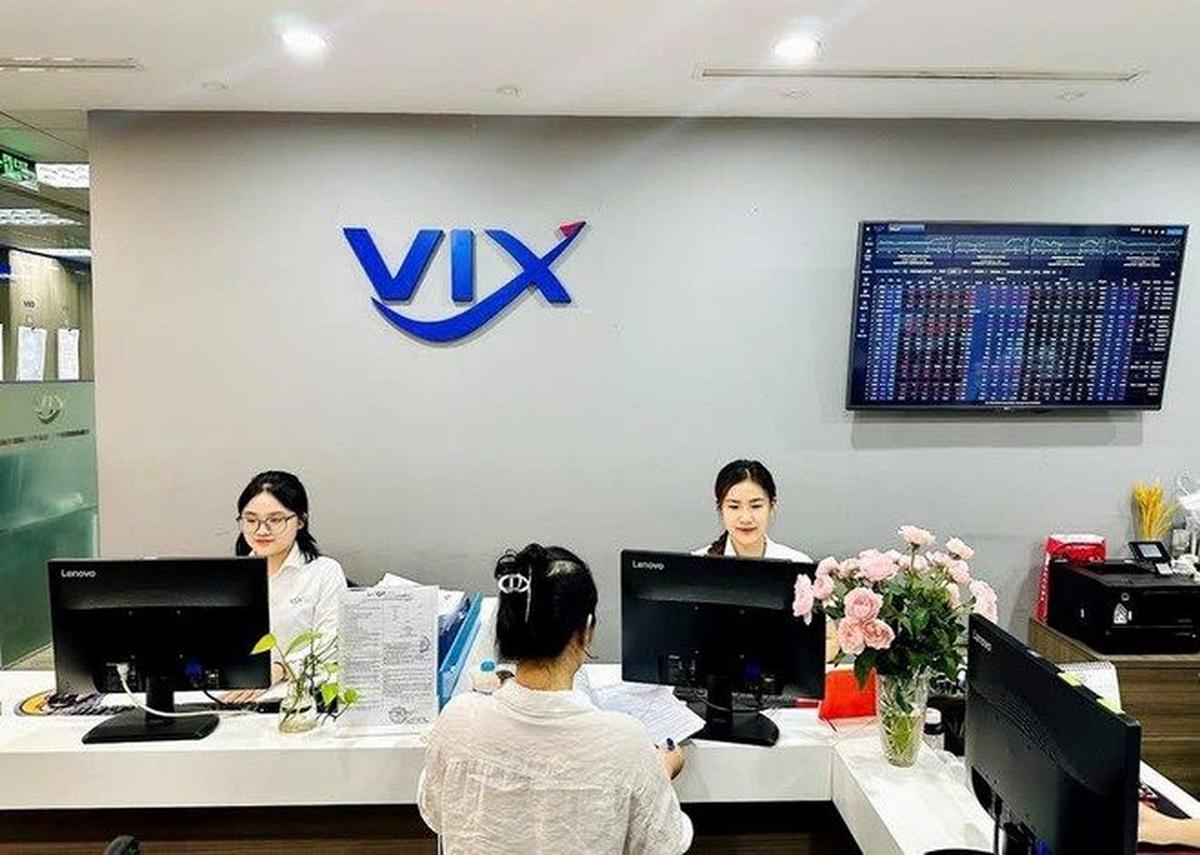 Công ty chứng khoán tỷ đô phê duyệt 2 phương án mua cổ phiếu Vingroup và Vinhomes