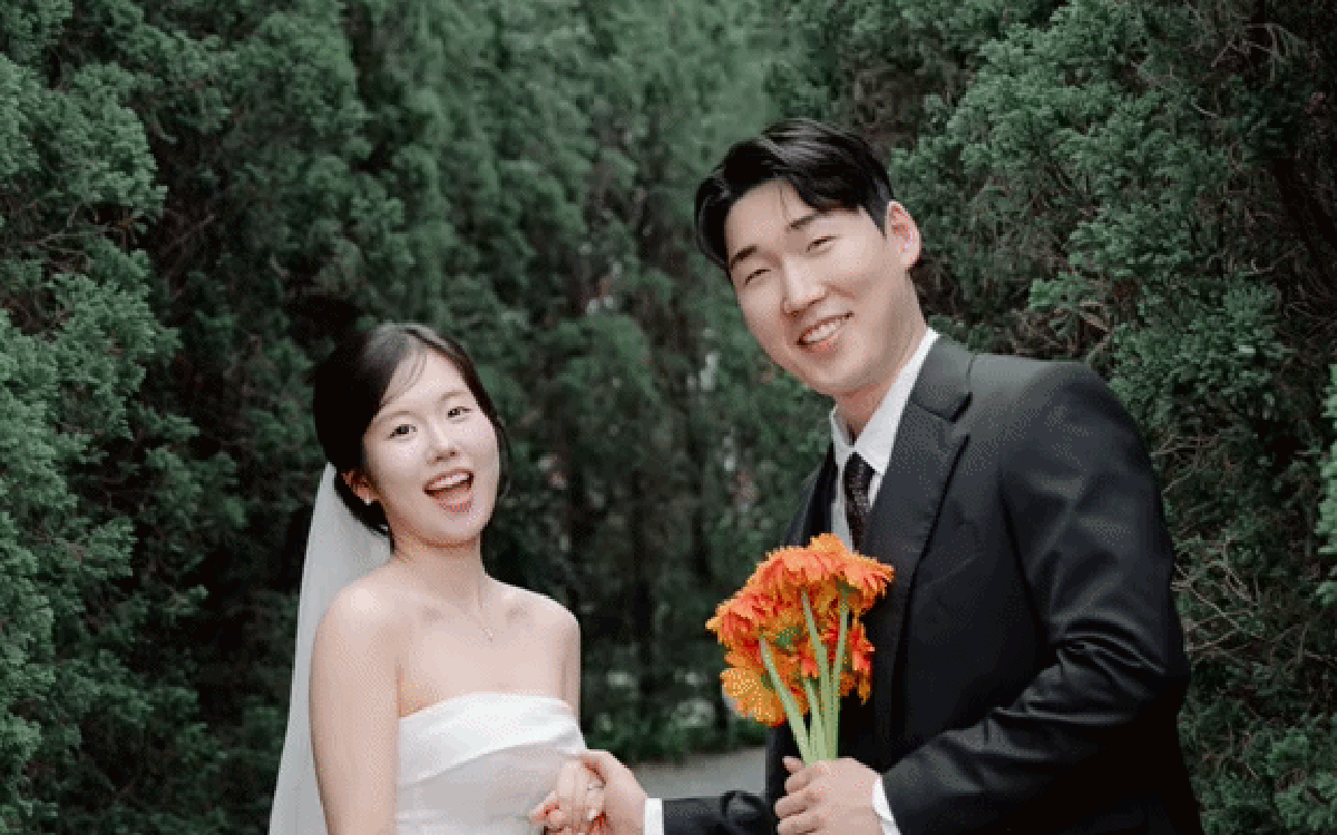 Sống đủ lâu để thấy khách nước ngoài ùn ùn đến Việt Nam chụp ảnh cưới, tự hào vô cùng nước mình ơi!