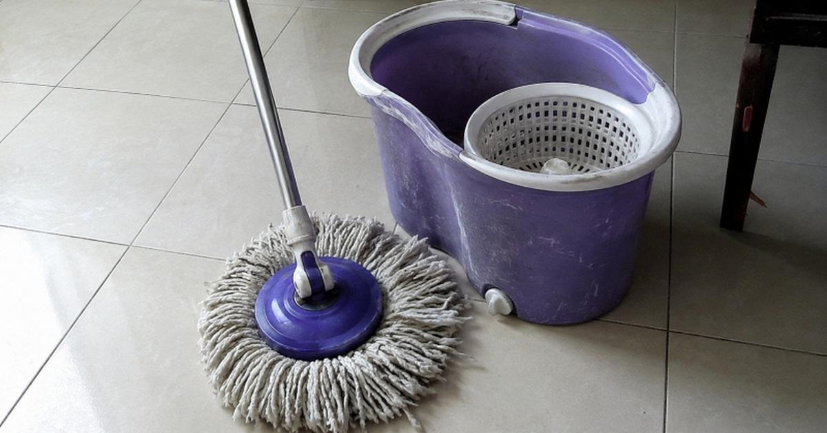 Vì sao ngày càng nhiều gia đình không còn dùng cây lau nhà vắt tay? 2 giải pháp làm sạch đang dần trở thành xu hướng