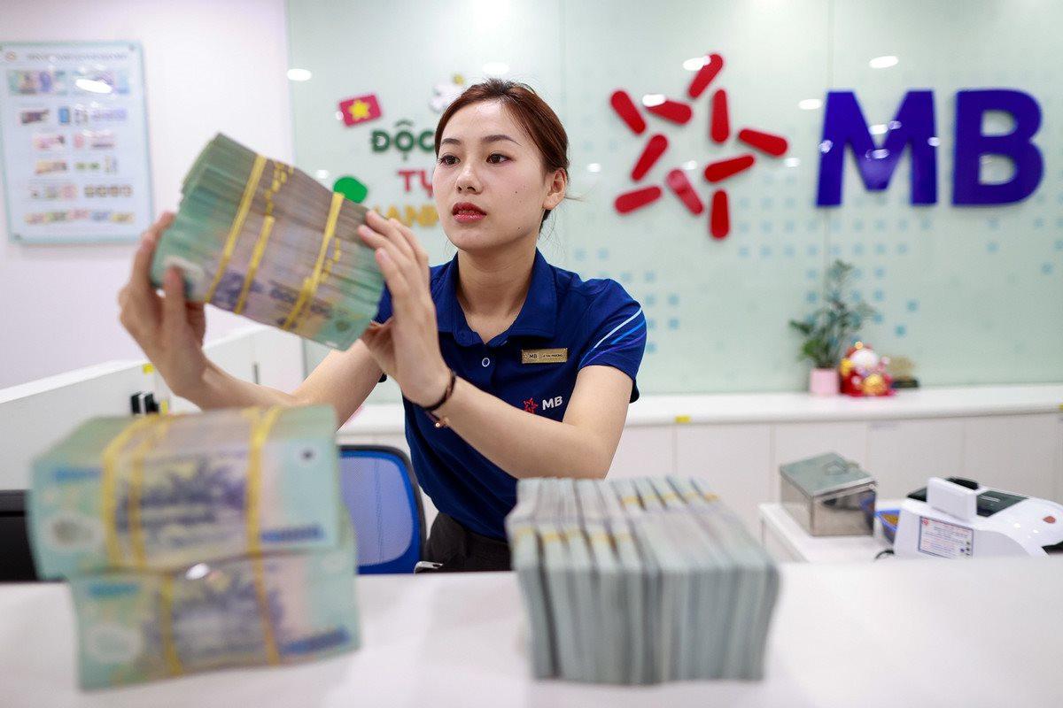 Lãi suất ngân hàng 31/7 tại Agribank, Vietcombank, BIDV, VietinBank, MB, Sacombank, HDBank,...