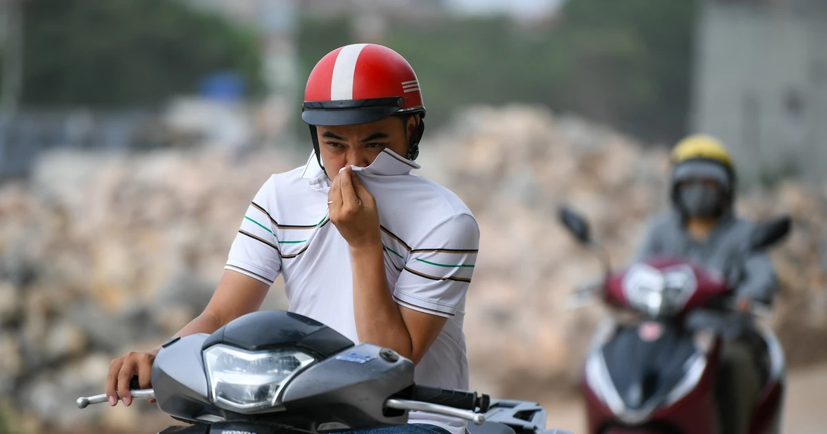 Bụi mù, bùn lầy "bủa vây" công trường cải tạo kênh La Khê