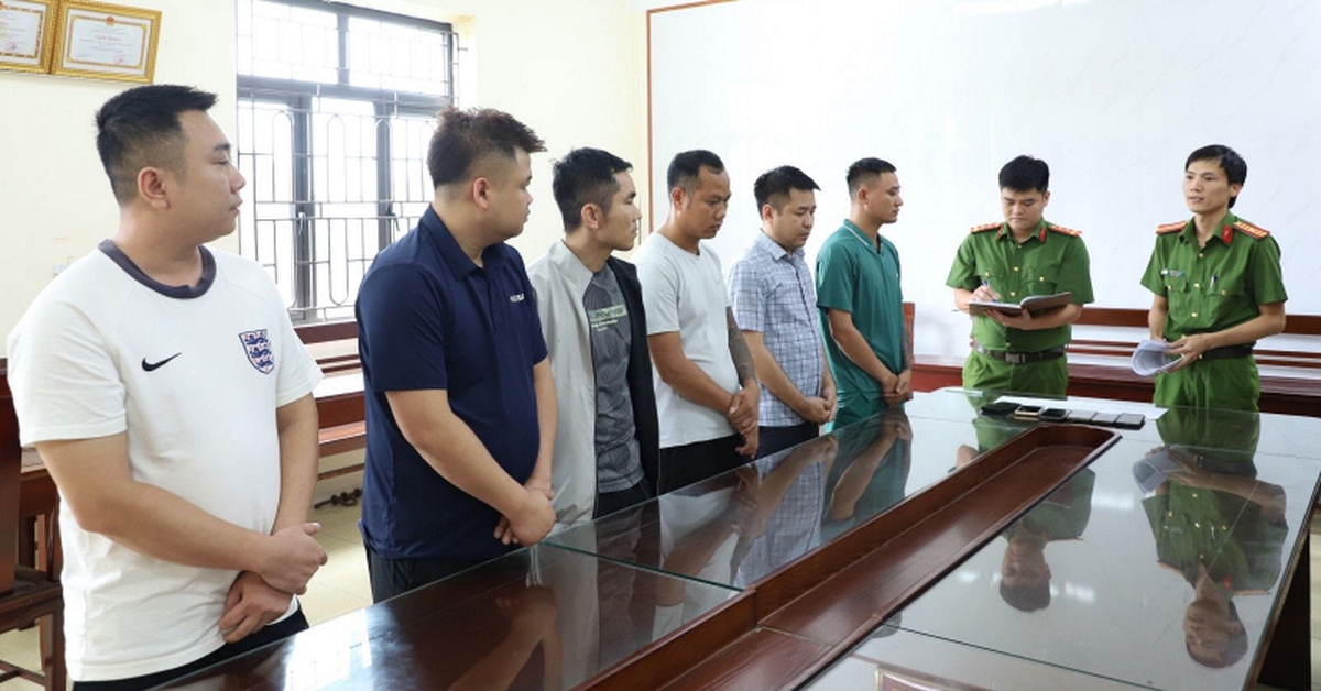 Công an điều tra giao dịch hơn 900 tỷ đồng: Tạm giữ hình sự 2 người đàn ông ở Thái Nguyên