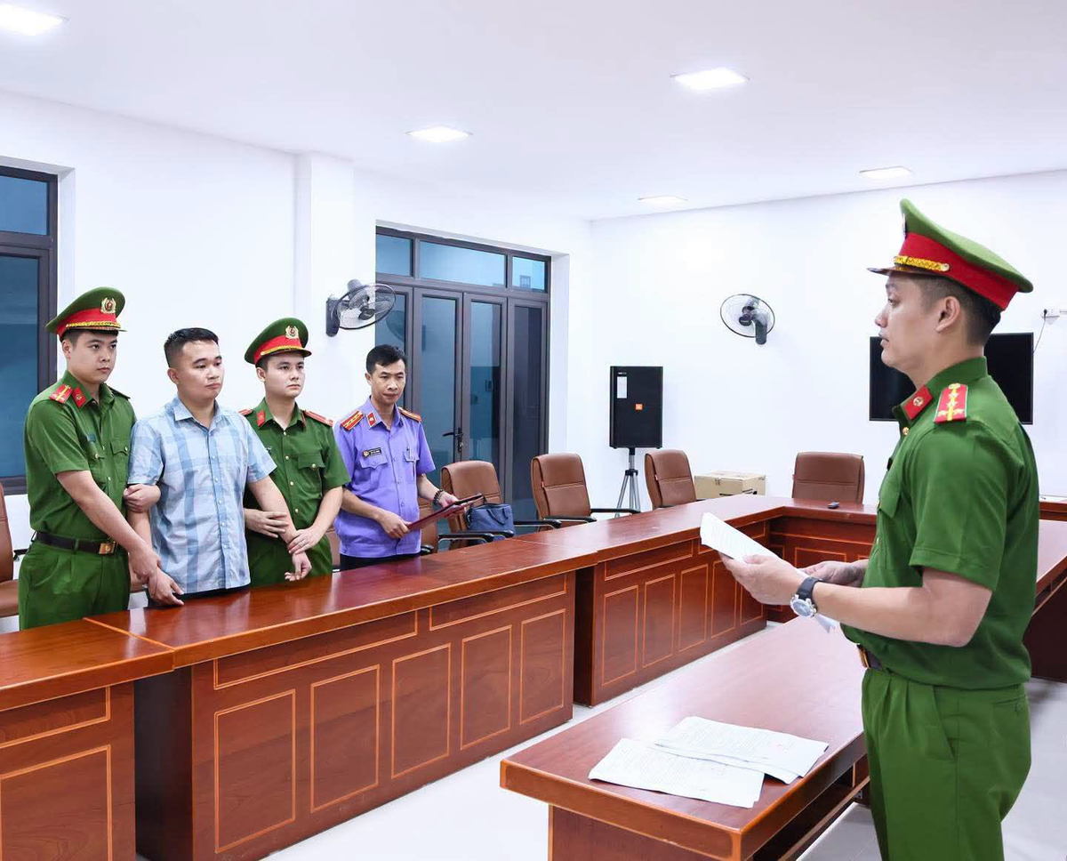 Nóng: Lệnh giữ khẩn cấp giáo viên Nguyễn Hà Duy trong vụ 147 điểm 10 môn Toán