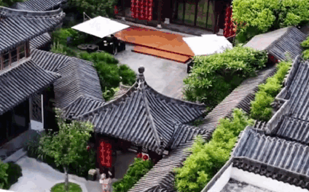 Pháp sư Trung Hoa "làm phép": Tứ hợp viện mọc lên từ nóc chung cư, Google Maps chả biết định vị kiểu gì
