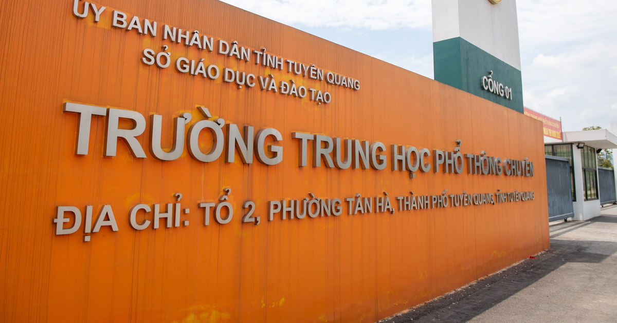 Hình ảnh mới nhất tại Trường THPT Chuyên Tuyên Quang sau vụ 147 điểm 10 môn Toán