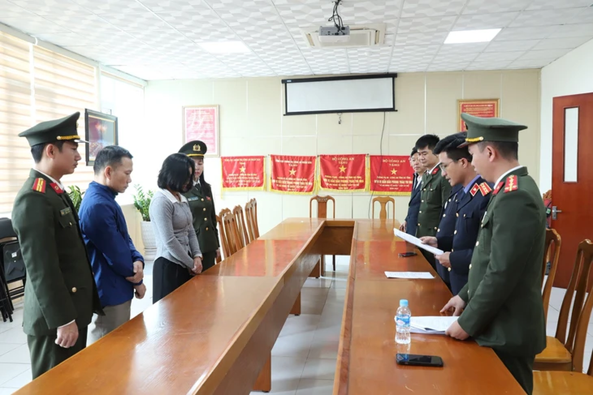 Khám xét nơi ở, nơi làm việc, khởi tố nguyên Trưởng phòng Hành chính Bùi Xuân Tiến SN 1977