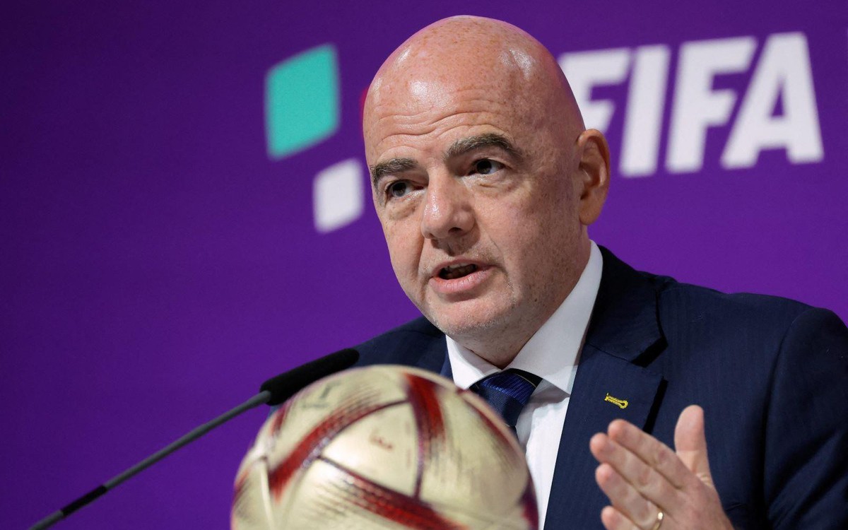 Yêu cầu điều tra toàn diện Chủ tịch FIFA