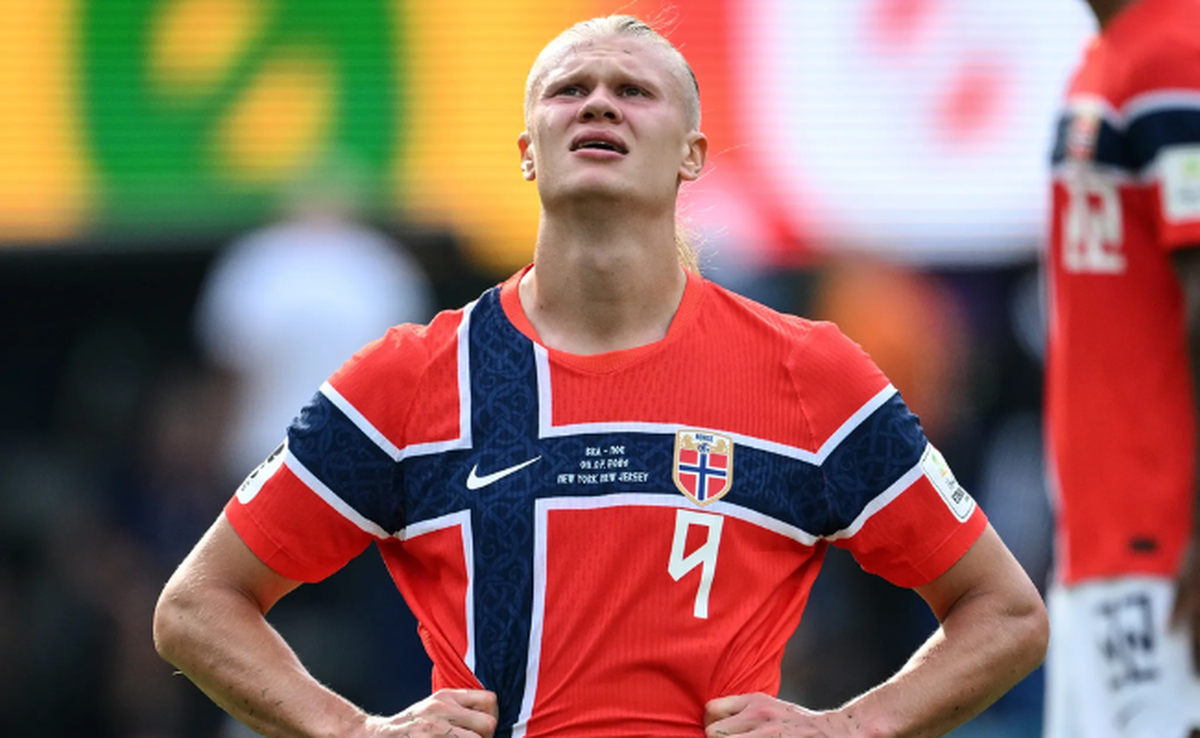 Erling Haaland nhận tin dữ, nhiều cầu thủ Na Uy đổ bệnh chỉ vài ngày trước trận tứ kết World Cup gặp tuyển Anh