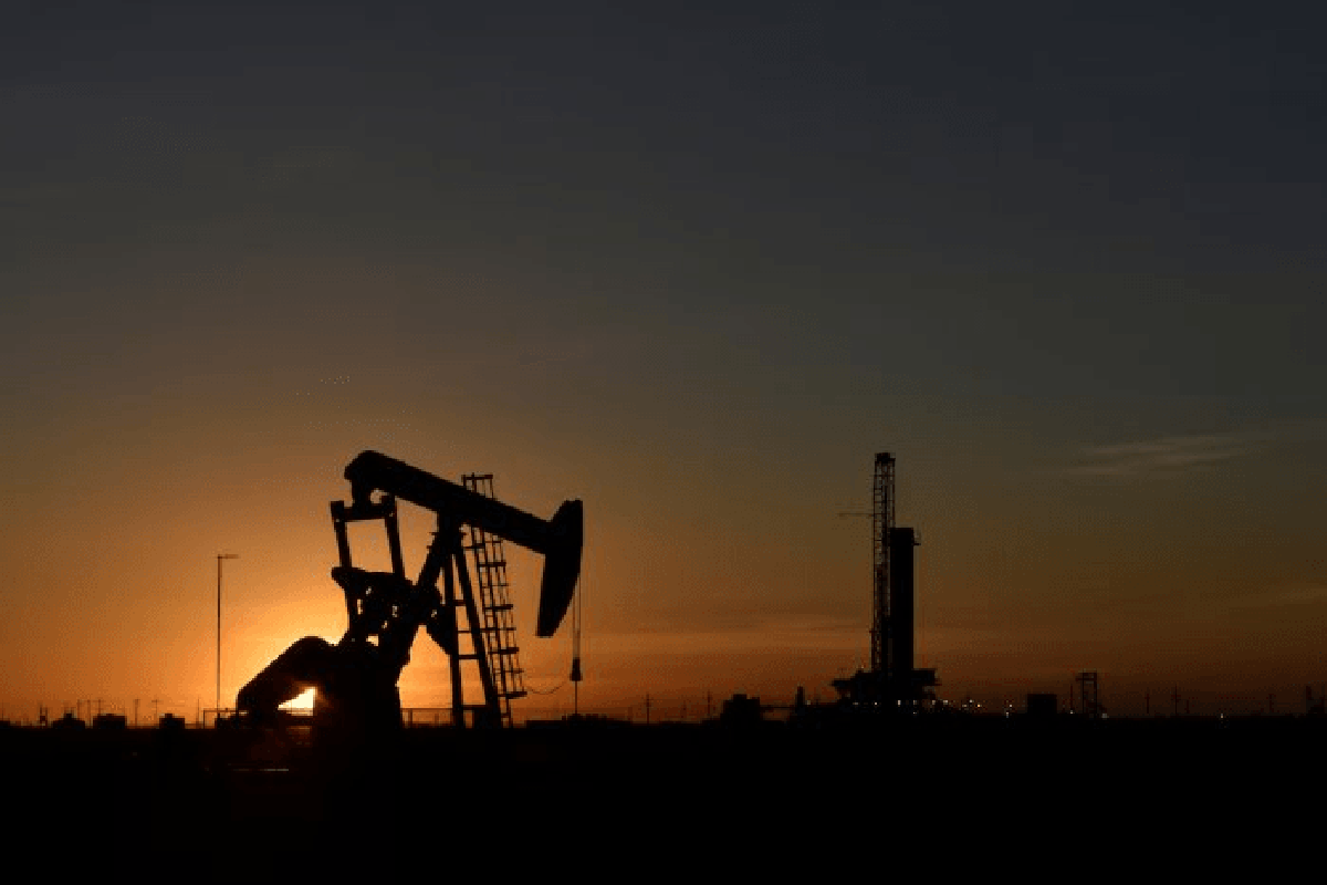 Mỹ - Iran tấn công qua lại, giá dầu lập tức nhảy vọt 3%, thỏa thuận hòa bình trở nên mong manh