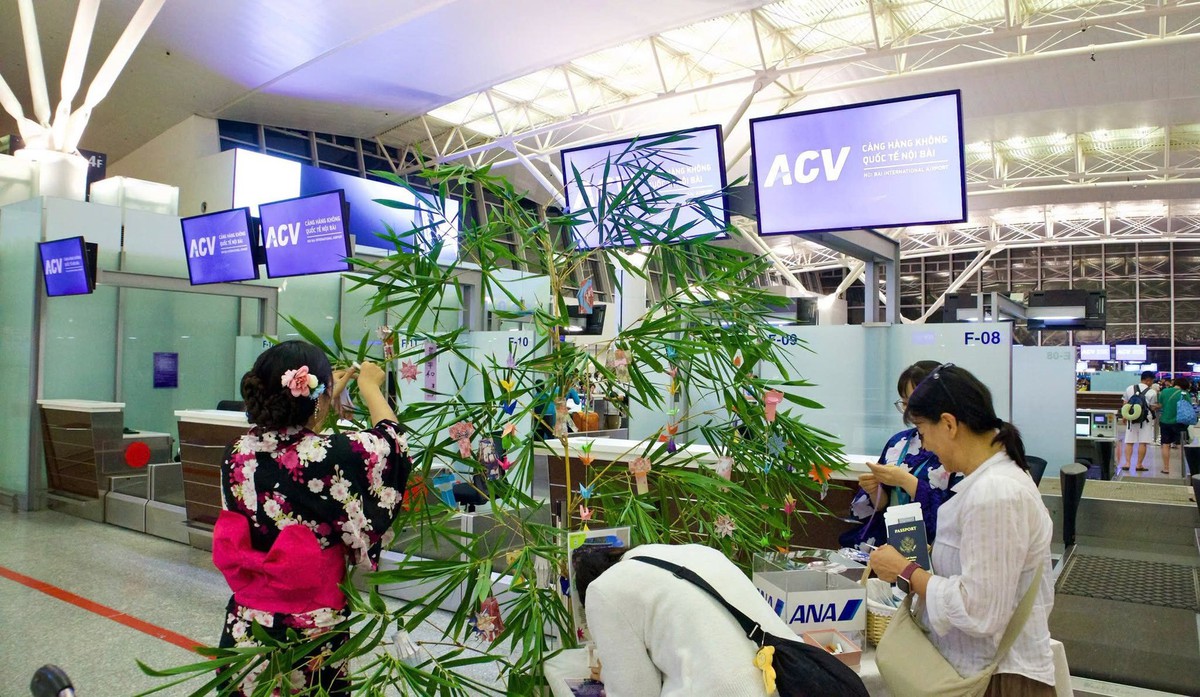 Cảnh tượng khác lạ ở sân bay Nội Bài tại quầy làm thủ tục của hàng hãng không Nhật Bản