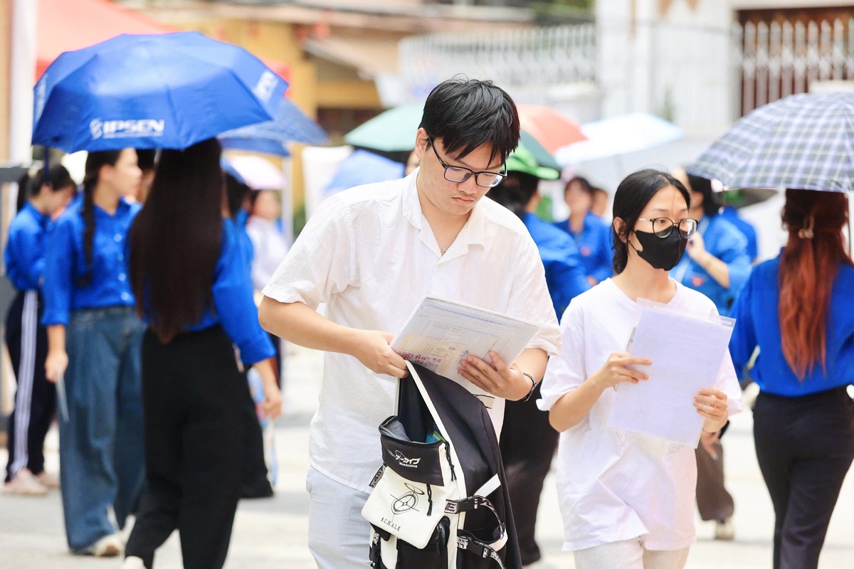 Lần đầu Bộ GD&ĐT công bố điểm sàn lĩnh vực pháp luật, mức tối thiểu 20 điểm
