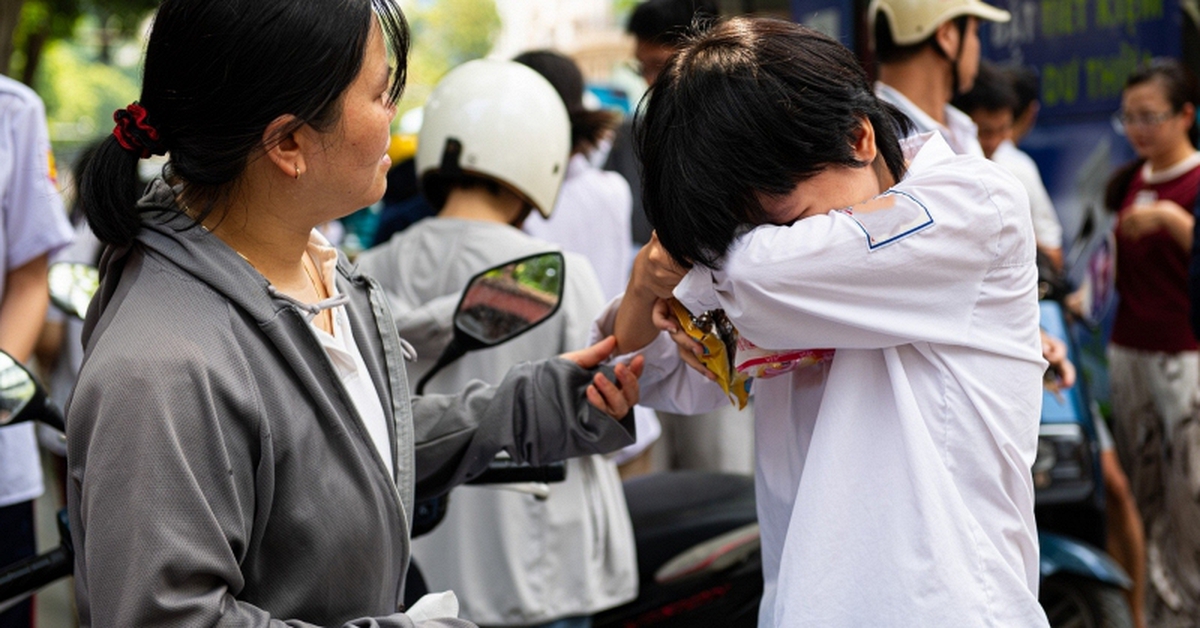 Các phụ huynh có con thi vào lớp 10 ơi, nghe Thông tin Chính phủ khuyên đi: "Cuộc đời không chỉ có duy nhất một con đường"
