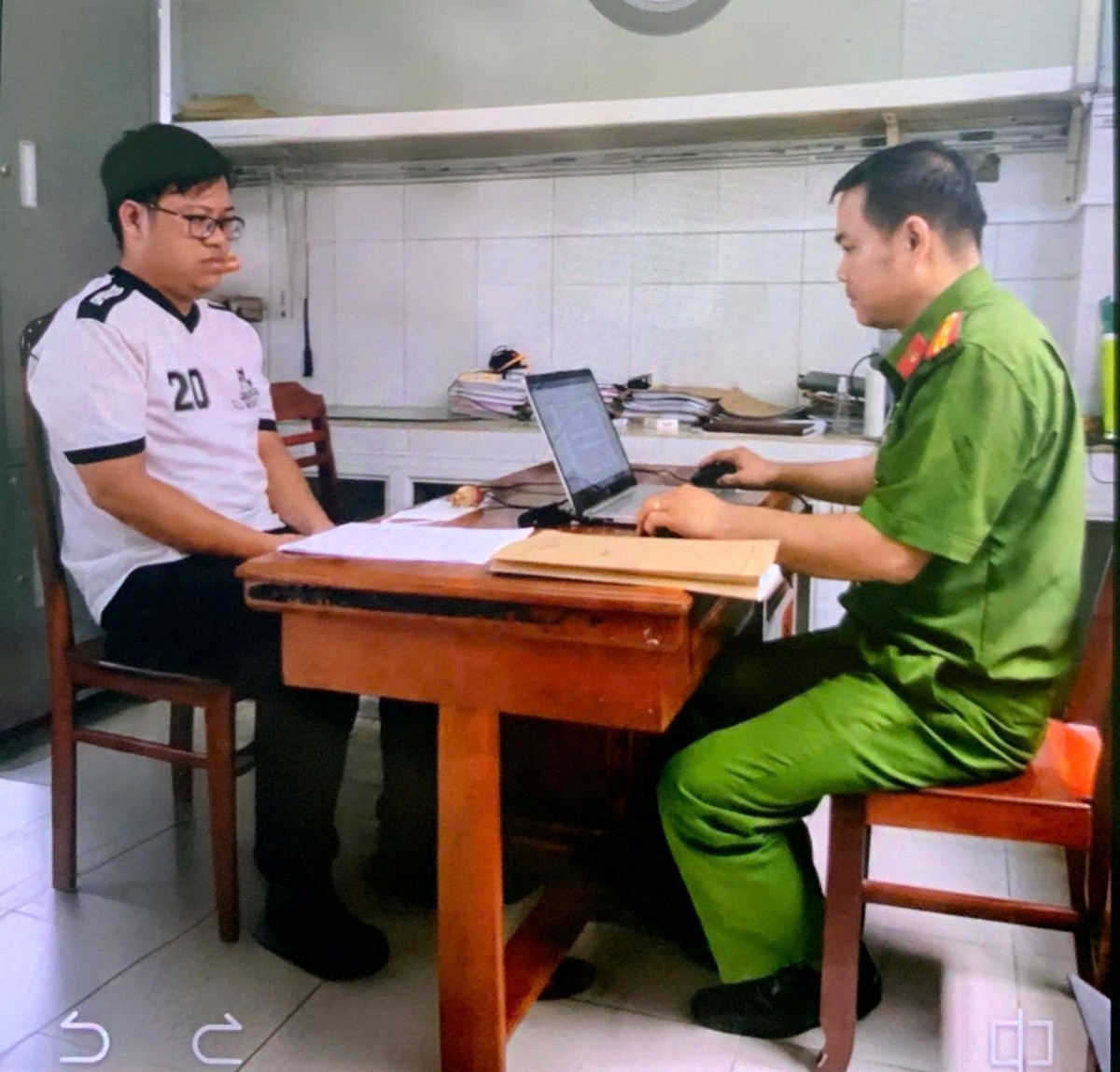 Bắt Đặng Quang Vinh SN 1997