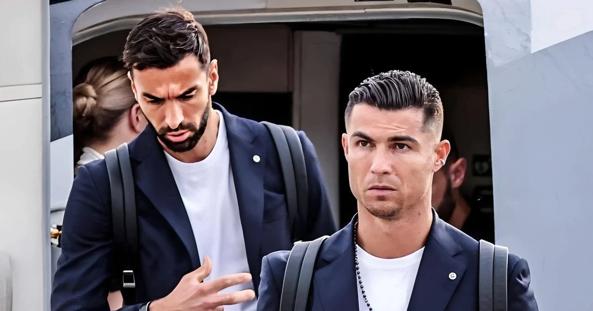 Hình ảnh Ronaldo xách vali về nước