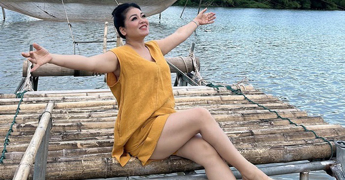 Nữ hoàng nhạc đỏ là mẹ đơn thân 4 con: "Em thấy vừa vặn nhất là khi đứng cạnh anh"
