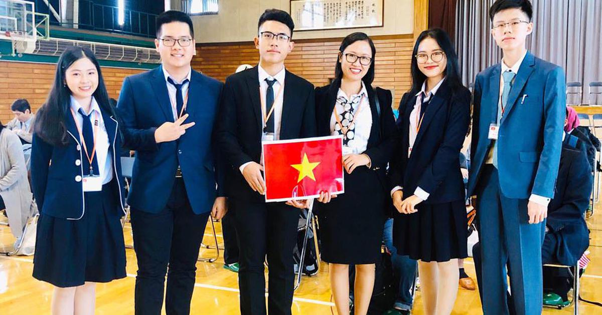 Tin vui: Từ hôm nay 1/8, tỉnh này quyết định tặng tới hơn 1 tỷ đồng cho học sinh đạt giải quốc tế