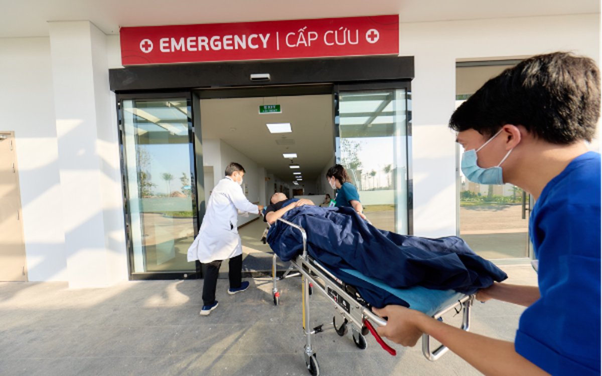 Hết lo vượt biển chữa bệnh, người dân Phú Quốc tiếp cận y tế chất lượng cao với bác sĩ tuyến cuối