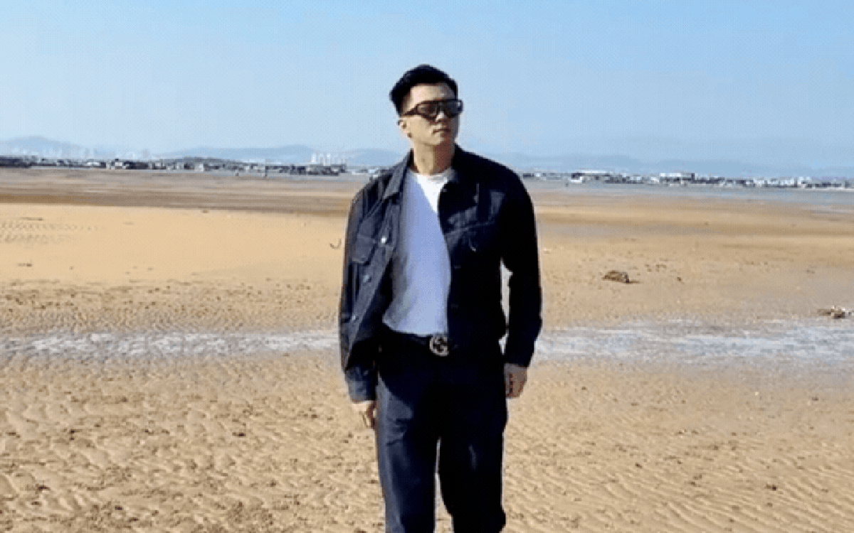 Tổng tài cao 1m87 lạ đời nhất từng thấy: Vừa bán nước mía vừa làm siêu mẫu, gương mặt này thì không thể nghèo