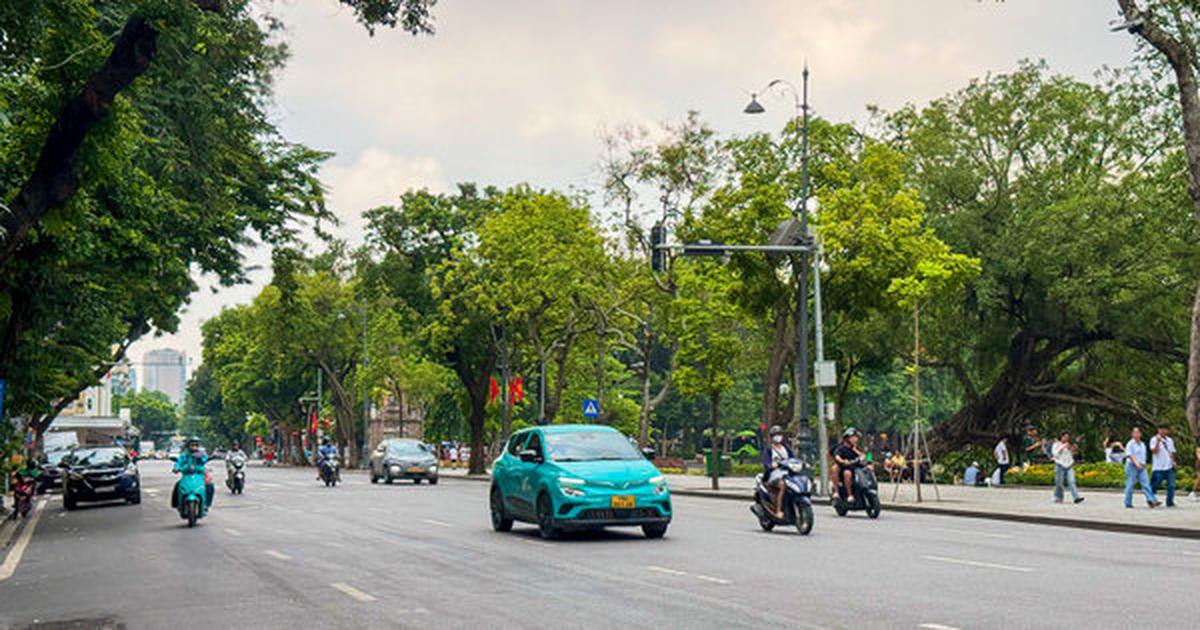 Hà Nội nắng nóng gay gắt lên tới 38 độ C