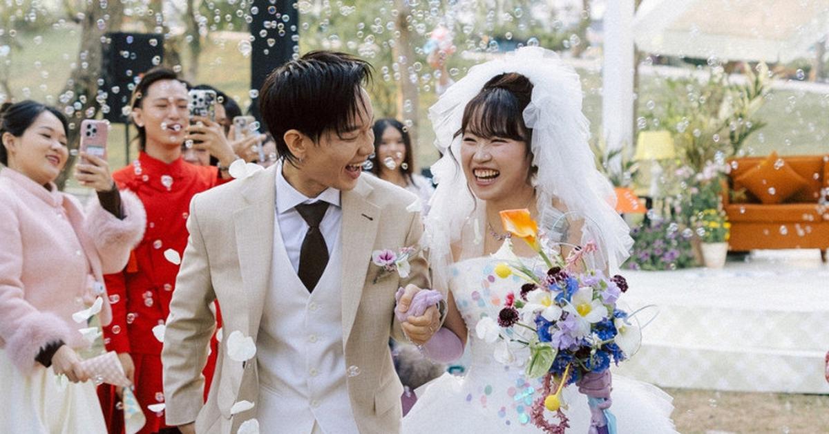 Thi Chông Gai mà vẫn bị chê mờ nhạt, vợ ca sĩ có hit 151 triệu views lên tiếng
