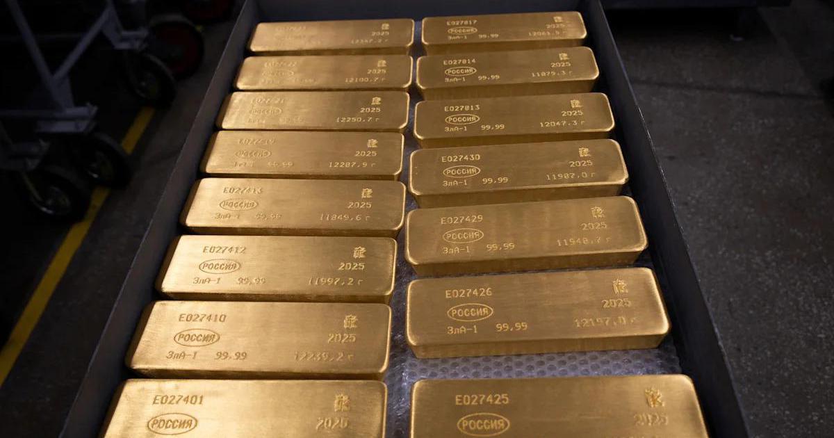 Nhà đầu tư rút 55 tỷ USD tháo lui, giá vàng vẫn "lội ngược dòng" tăng mạnh nhất 6 tháng: Người gom vàng chưa hề rời đi?