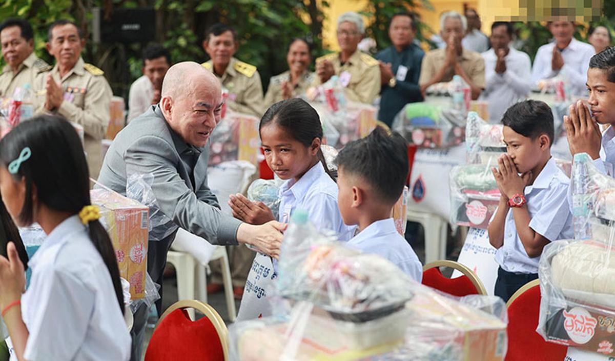 Sau ca phẫu thuật ở Trung Quốc, Quốc vương Campuchia lần đầu chủ trì một sự kiện công khai: Ông nói gì?