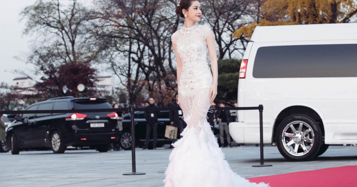 Chi Pu đã đặt hàng váy cưới cho 10 năm sau