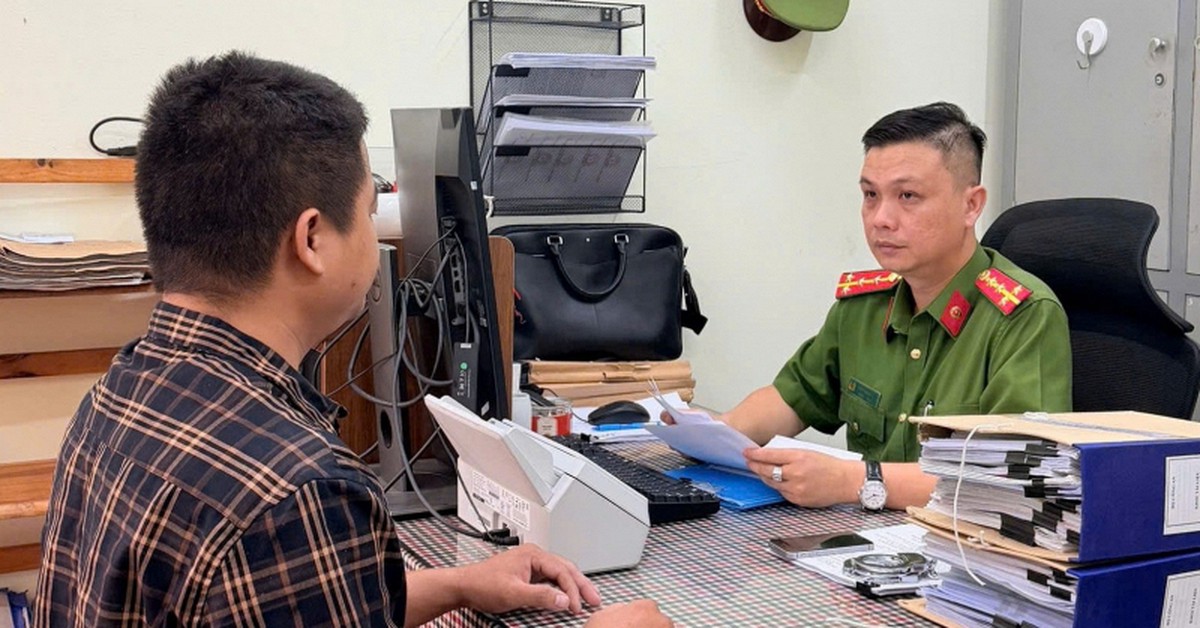 Khám xét, bắt tạm giam chủ nhà sách Nguyễn Tăng Tiến SN 1987