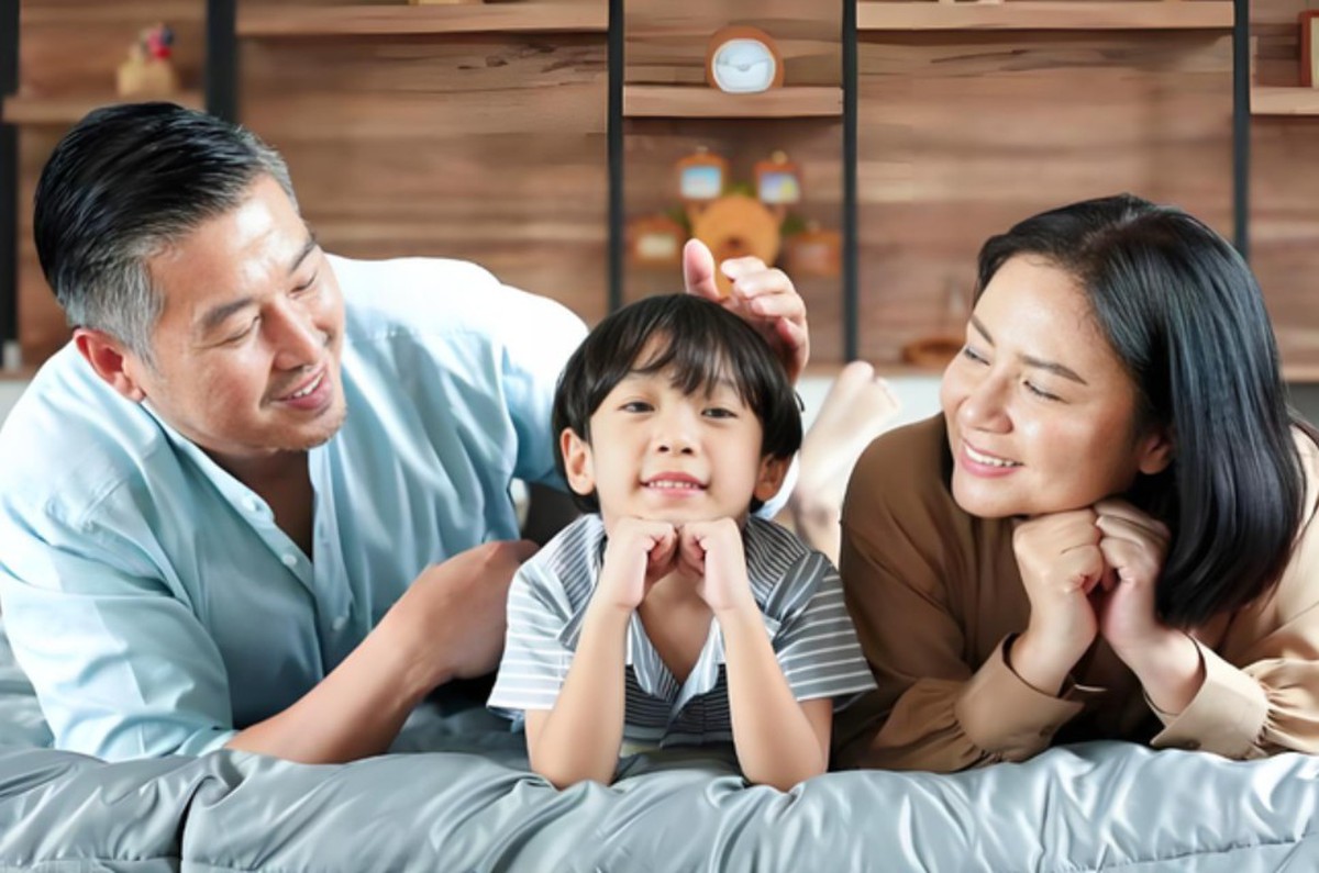 Một hành động thể hiện sự tự hào của cha mẹ với con cái nhưng chính con cái lại cảm thấy khó chịu vô cùng!