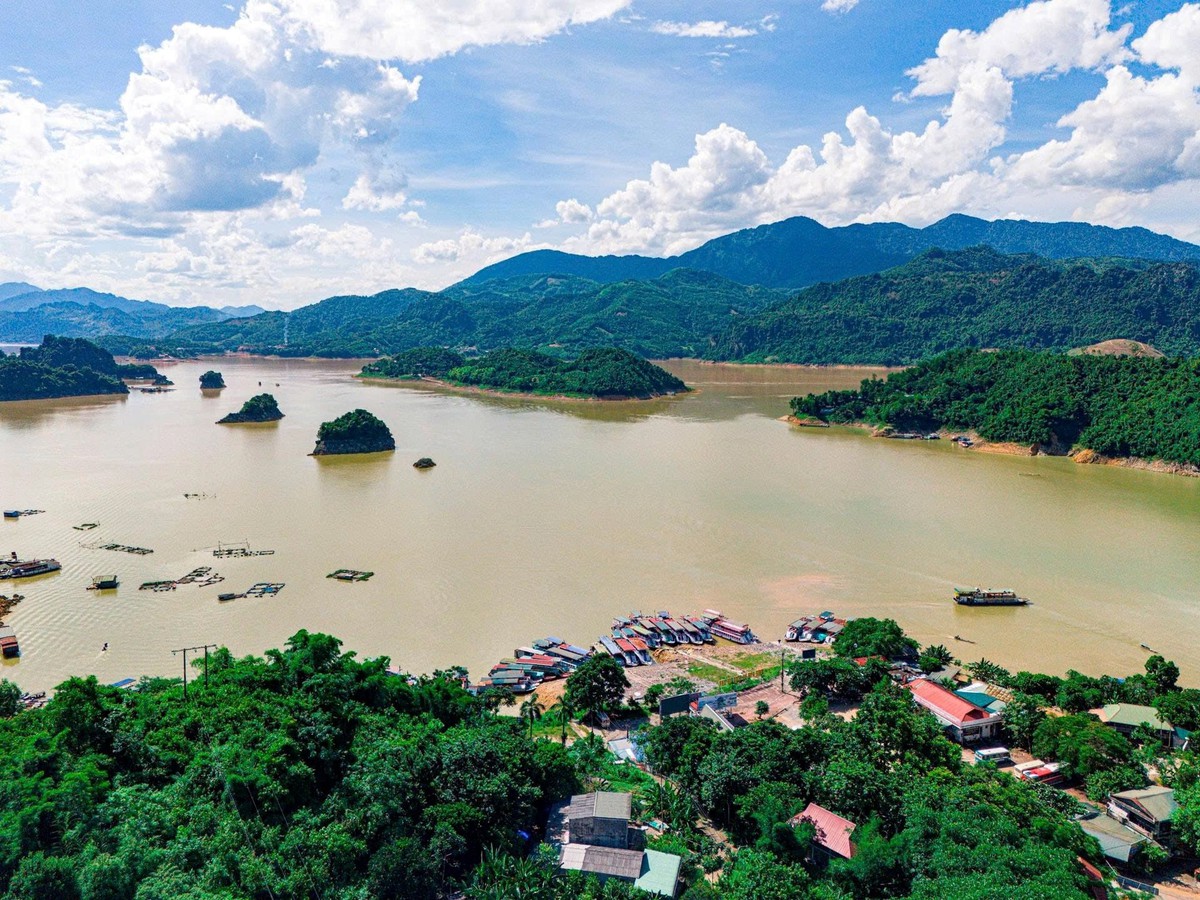 Khu du lịch quốc gia hồ Hòa Bình 52.200 ha hướng tới trở thành điểm đến sinh thái, nghỉ dưỡng vươn tầm Đông Nam Á