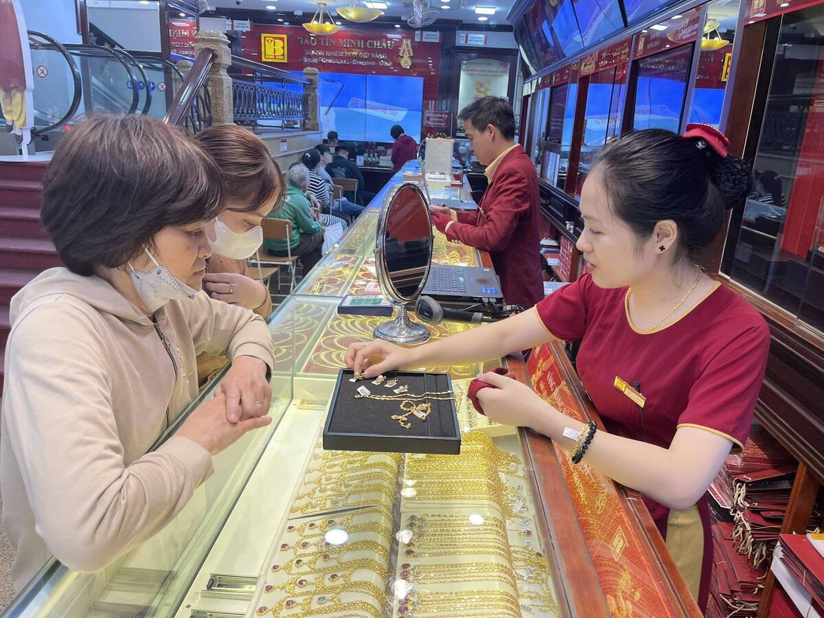 Giá vàng hôm nay 14/8: Quay đầu giảm gần 50 USD/ounce