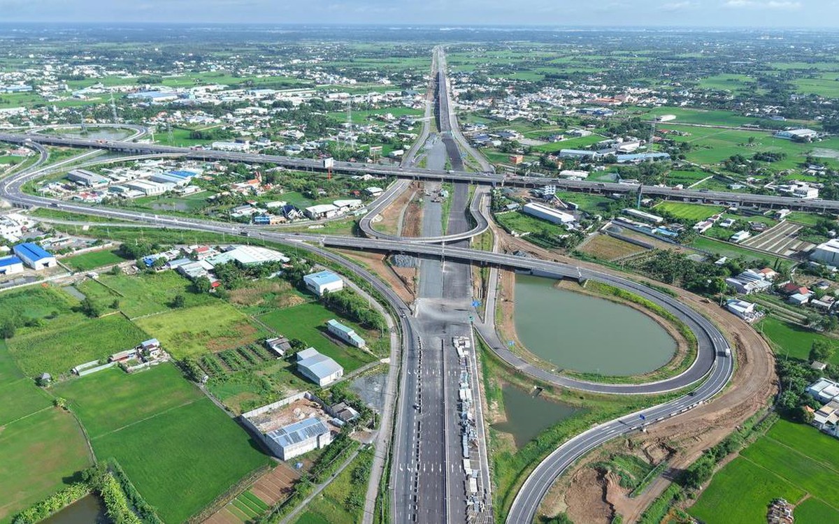 Hạ tầng khu Tây TP.HCM hoàn thiện, bất động sản nhà phố hút khách