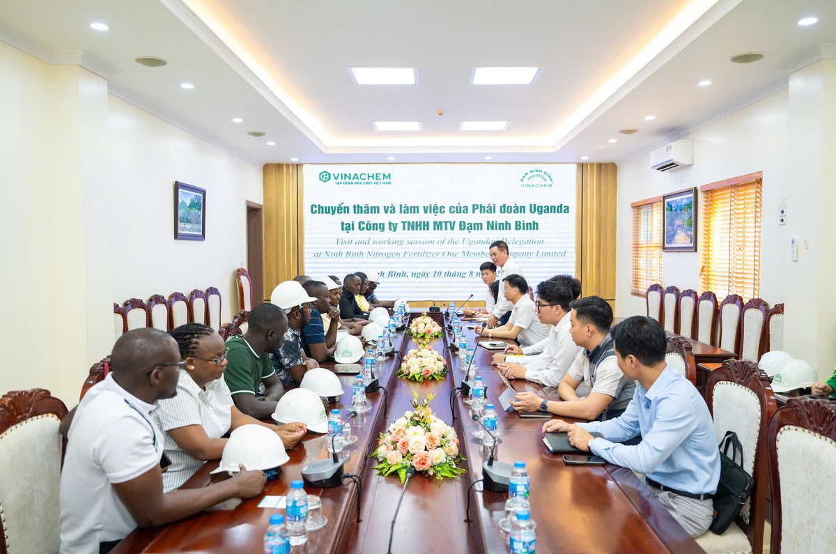 Vinachem hợp tác với Uganda, mở đường sang Đông Phi