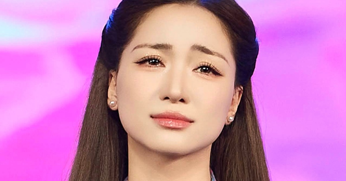 Hòa Minzy: "Tôi không cần tiền của mấy người"