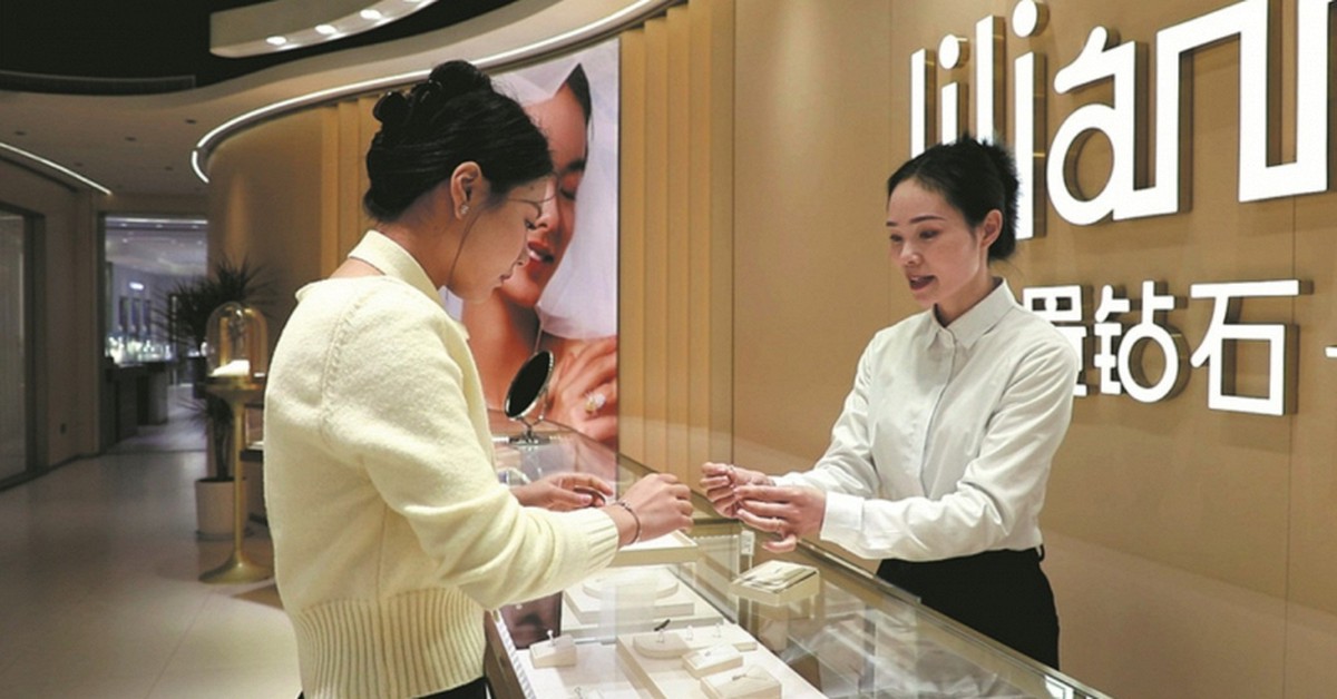 Một huyện nghèo của Trung Quốc sản xuất kim cươ...