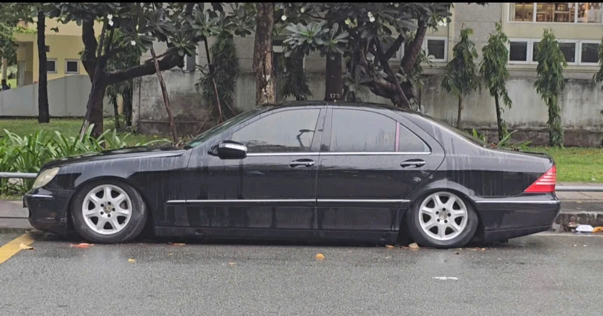 Xác minh ô tô Mercedes biển số "lộc phát" bị bỏ lại bên đường gần sân bay Tân Sơn Nhất