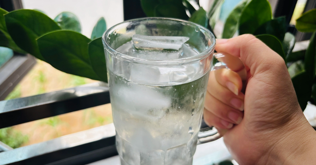 3 thói quen uống nước lạnh cần bỏ ngay