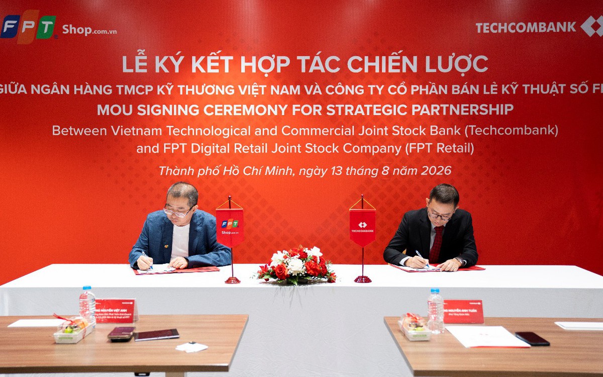 FPT Retail và Techcombank bắt tay phát triển hệ sinh thái tài chính số cho khách hàng mua sắm sản phẩm công nghệ