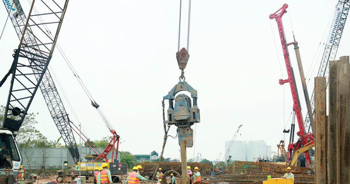 Cầu Trần Hưng Đạo: Tìm phương án tổ chức thi công linh hoạt trong mùa mưa lũ