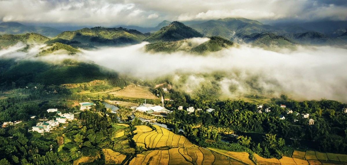 "Nóc nhà" Quảng Ninh có gì ngoài những biển mây?