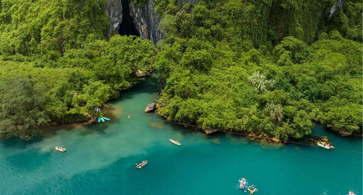 Việt Nam có 1 "vương quốc hang động" rộng 167.000ha, tạo ra doanh thu hơn 1.300 tỷ đồng, từng giành cú đúp tại "Oscar của ngành du lịch"