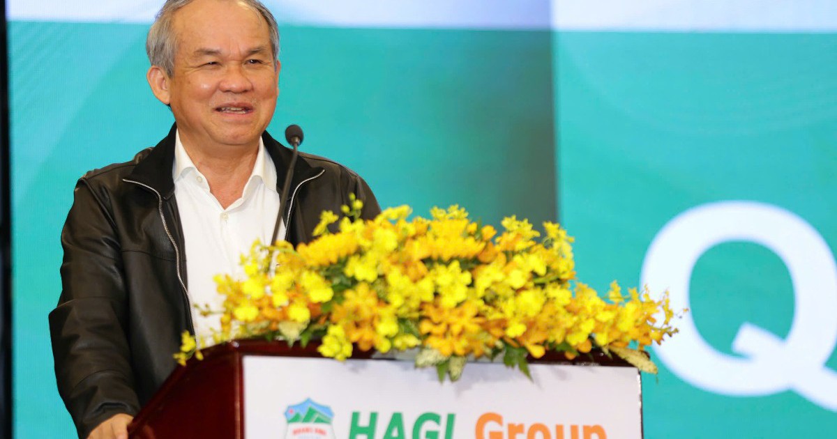 Bất ngờ với mức lương Công ty bầu Đức trả cho l...