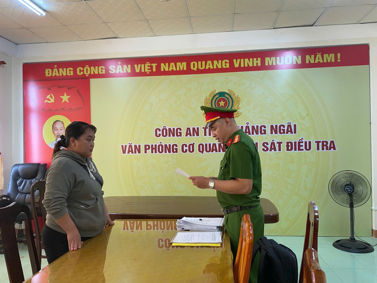 Khám xét với Đỗ Thị Huỳnh Trang, kẻ lừa thầy cúng 1,7 tỷ đồng