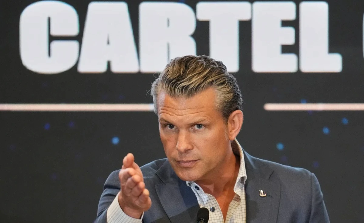 Ghế của Bộ trưởng Chiến tranh Mỹ Hegseth lung lay