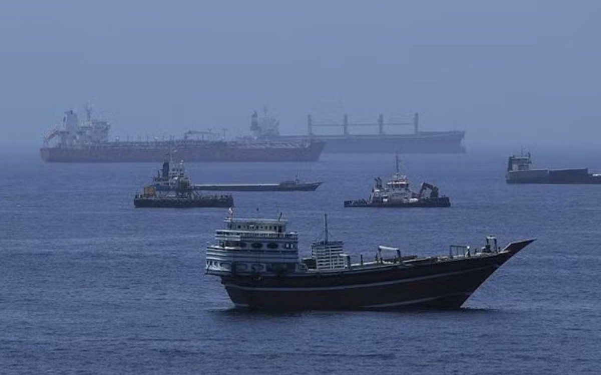 Các quốc gia vùng Vịnh bí mật đưa dầu qua eo biển Hormuz bằng cách nào?