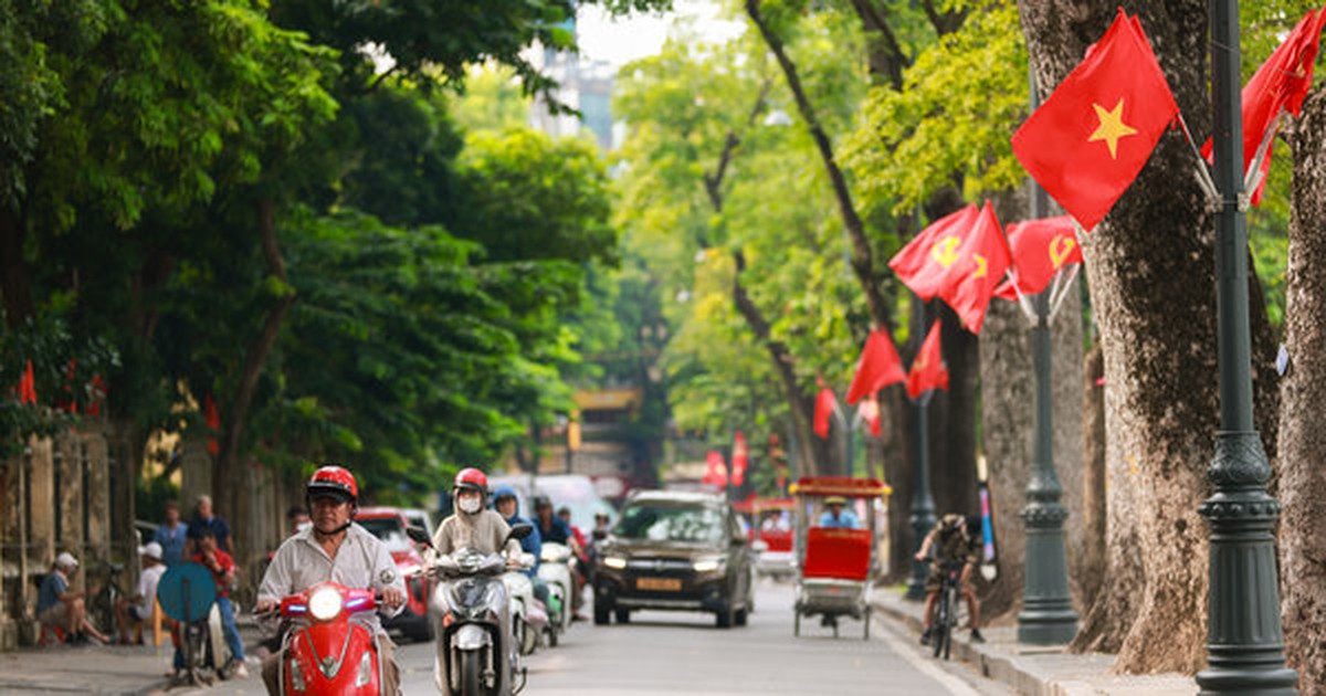 Phố phường Thủ đô rợp bóng cờ hoa, hướng về Đại lễ Quốc khánh 2-9