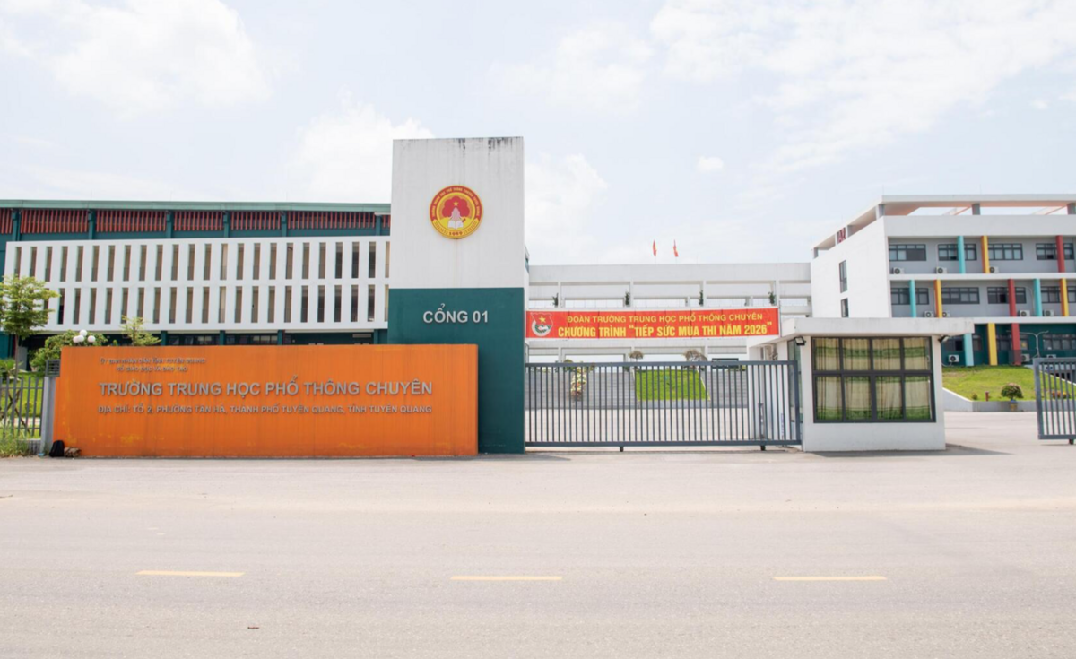 13 thí sinh Chuyên Tuyên Quang đạt trên 8 điểm môn tiếng Anh thi lại tốt nghiệp